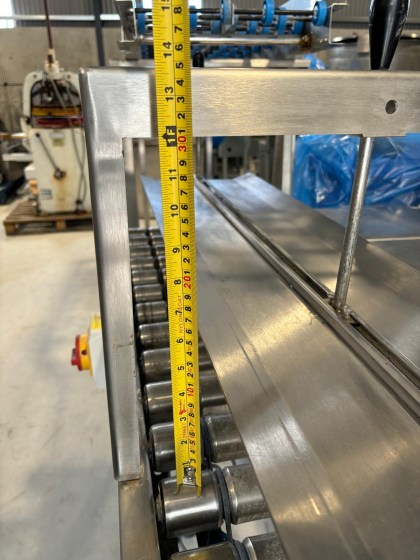 Stainless steel driven roller conveyor Pic 04